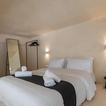 Acropolis Local Loft