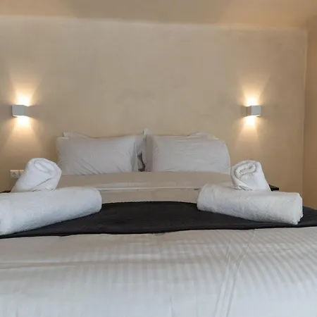 Acropolis Local Loft *
